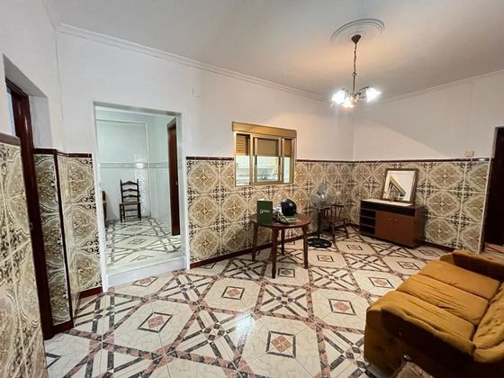 Foto 2 de Xalet en venda a Sanlúcar la Mayor de 4 habitacions amb terrassa