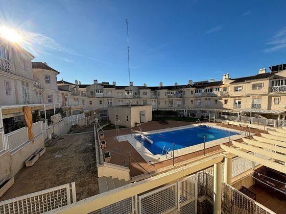 Foto 2 de Casa en venda a Zona Universitaria  de 3 habitacions amb terrassa i piscina