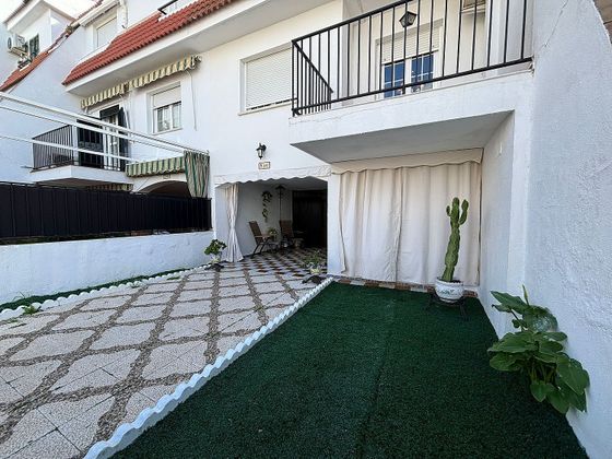 Foto 1 de Casa adossada en venda a Las Almenas de 5 habitacions amb terrassa i piscina