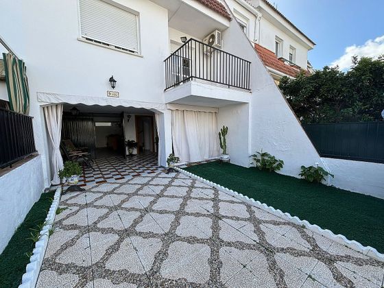 Foto 2 de Casa adossada en venda a Las Almenas de 5 habitacions amb terrassa i piscina