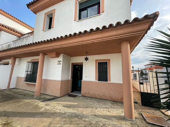 Foto 2 de Casa en venda a Olivares de 4 habitacions amb terrassa i aire acondicionat