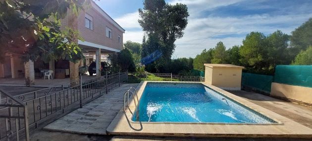 Foto 2 de Xalet en venda a Godelleta de 5 habitacions amb terrassa i piscina