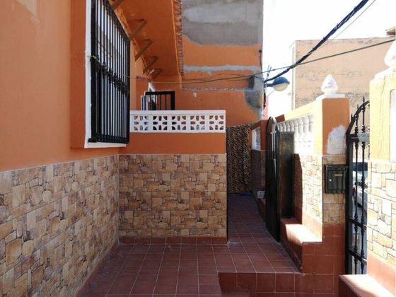 Foto 1 de Piso en venta en Melilla de 4 habitaciones con terraza