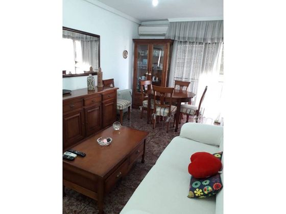 Foto 2 de Piso en venta en Melilla de 3 habitaciones con garaje y aire acondicionado