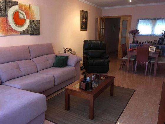 Foto 1 de Piso en venta en Melilla de 3 habitaciones con garaje y aire acondicionado