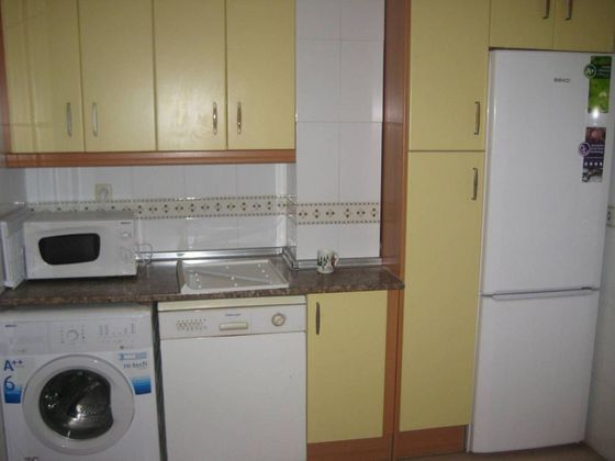 Foto 2 de Pis en venda a Melilla de 4 habitacions amb garatge i aire acondicionat