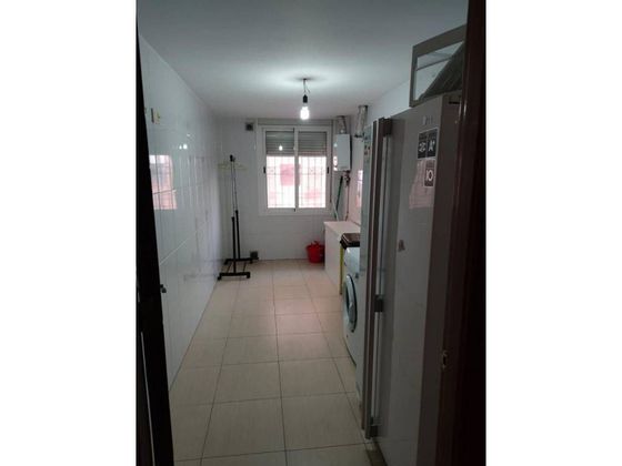Foto 2 de Piso en venta en Melilla de 3 habitaciones con garaje y ascensor
