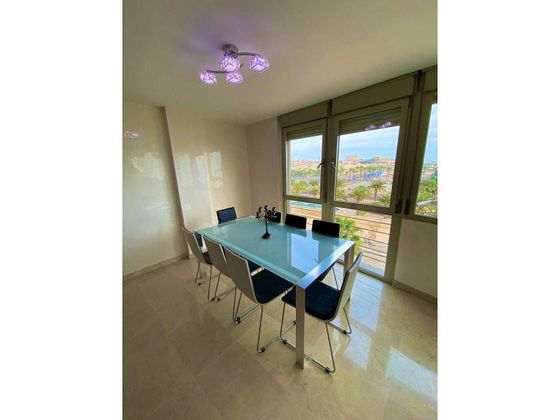 Foto 2 de Pis en lloguer a Melilla de 3 habitacions amb terrassa i piscina