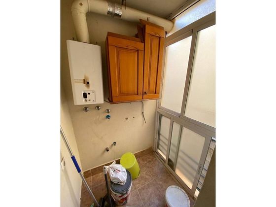 Foto 2 de Pis en venda a Melilla de 3 habitacions amb garatge i balcó