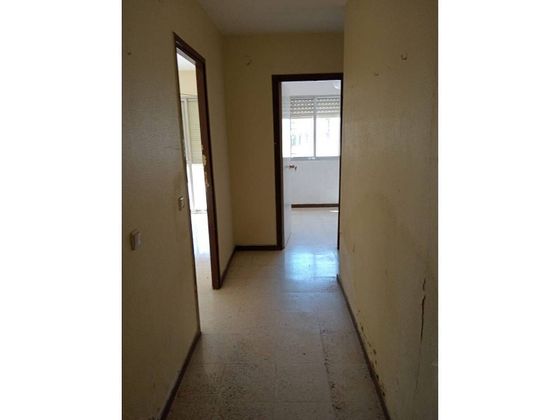 Foto 2 de Piso en venta en Melilla de 2 habitaciones con ascensor