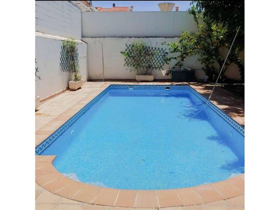 Foto 2 de Xalet en venda a calle Profesor Tierno Galván de 6 habitacions amb terrassa i piscina