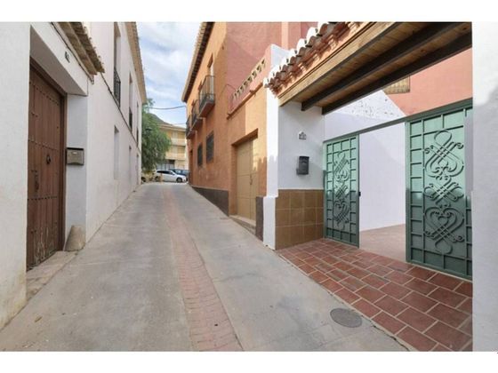Foto 2 de Casa en venda a calle Moraleda de 5 habitacions amb terrassa i jardí
