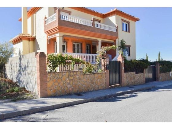 Foto 2 de Xalet en venda a calle Yedra de 4 habitacions amb terrassa i piscina