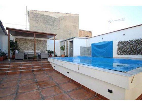 Foto 1 de Pis en venda a calle Muralla de 3 habitacions amb terrassa i piscina