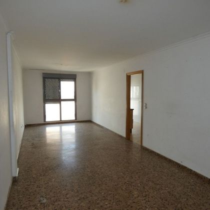 Foto 2 de Pis en venda a plaza Del Germans Iborra de 3 habitacions amb garatge i aire acondicionat