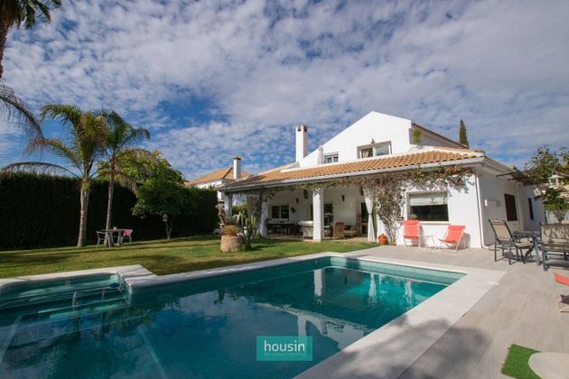 Foto 2 de Xalet en venda a El Zaudín - Club de Golf de 5 habitacions amb terrassa i piscina