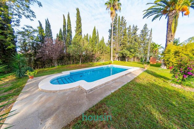 Foto 1 de Venta de chalet en Olivares de 8 habitaciones con terraza y piscina