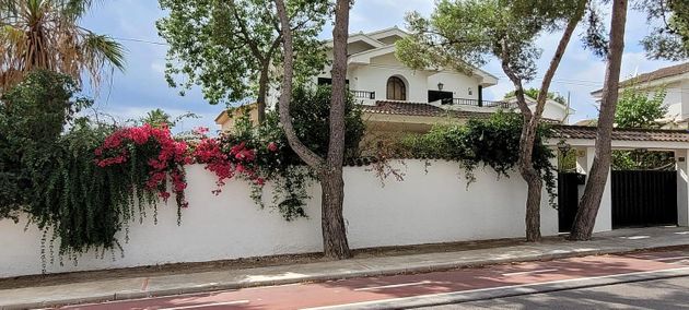 Foto 1 de Xalet en venda a Riba-roja de Túria de 5 habitacions amb terrassa i piscina