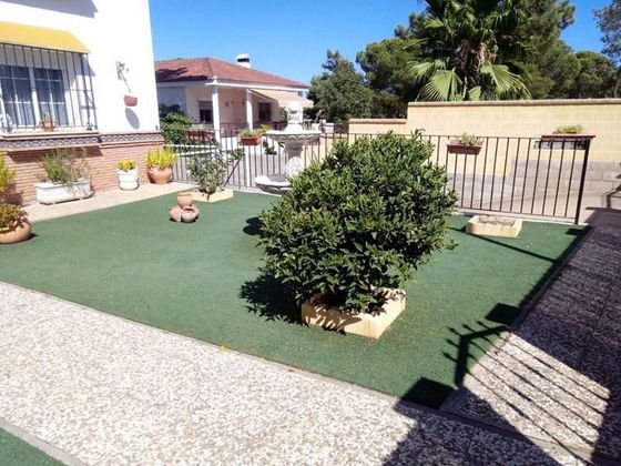 Foto 2 de Chalet en venta en Isla Cristina ciudad de 4 habitaciones con terraza y jardín