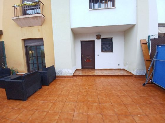 Foto 1 de Casa en venda a Guillena de 4 habitacions amb terrassa i piscina
