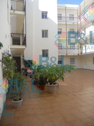 Foto 2 de Piso en venta en Palma del Condado (La) de 3 habitaciones con garaje y balcón