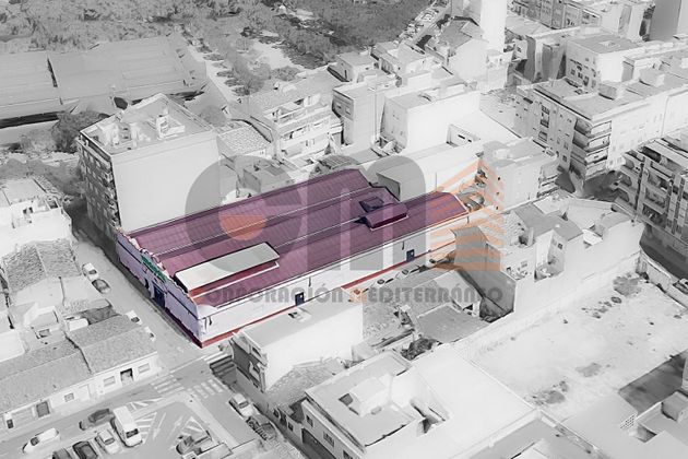 Foto 2 de Venta de terreno en calle Industria Reyes Catolicos de 1675 m²