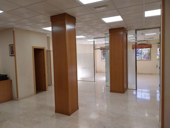 Foto 2 de Oficina en lloguer a plaza Constitucion amb aire acondicionat i ascensor