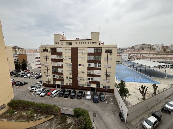 Foto 1 de Pis en venda a Avda de Madrid - Pº de la Estación de 4 habitacions amb garatge i balcó