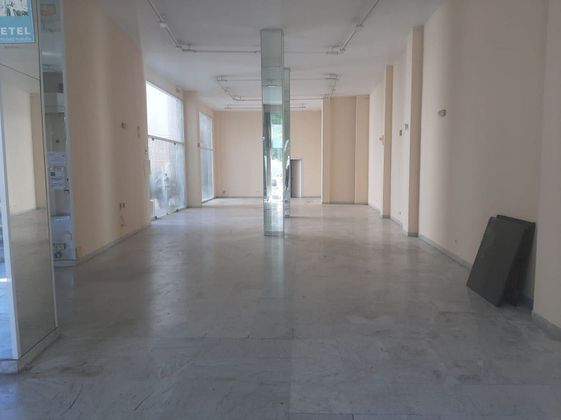 Foto 2 de Alquiler de local en calle Pagés del Corro de 250 m²