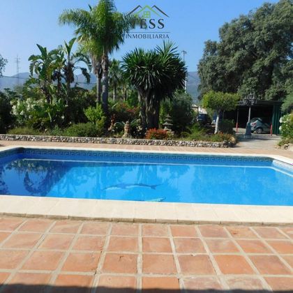 Foto 2 de Xalet en venda a Alhaurín el Grande de 7 habitacions amb terrassa i piscina