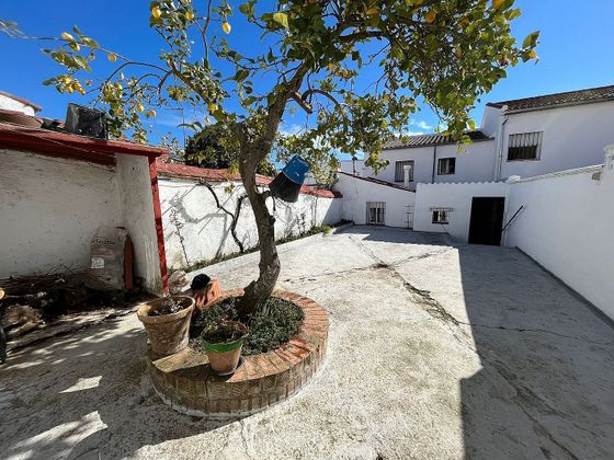 Foto 1 de Venta de casa en calle Doctor Vera Campos de 4 habitaciones con jardín y balcón