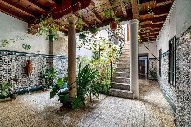 Foto 2 de Casa adosada en venta en San Bartolomé - Judería de 10 habitaciones con garaje
