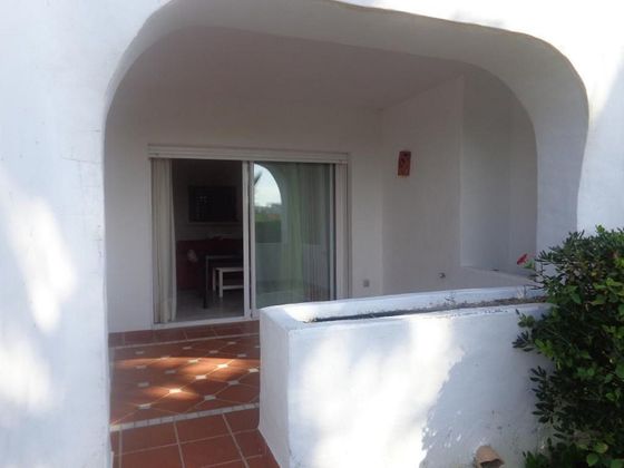 Foto 1 de Piso en alquiler en urbanización Caleta Playa del Infante de 2 habitaciones con terraza y piscina