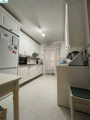 Foto 2 de Pis en venda a Melilla de 4 habitacions amb terrassa i garatge