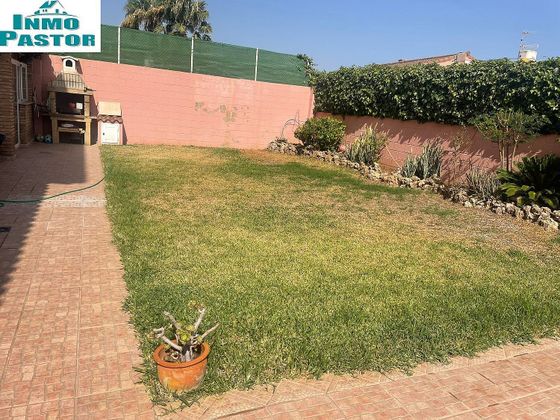 Foto 2 de Chalet en venta en Melilla de 5 habitaciones con terraza y piscina