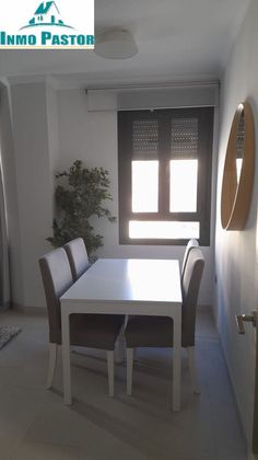 Foto 2 de Piso en alquiler en Melilla de 2 habitaciones con muebles y aire acondicionado