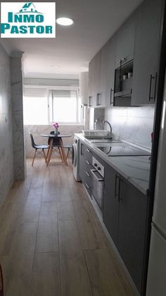 Foto 2 de Pis en lloguer a Melilla de 3 habitacions amb mobles i aire acondicionat
