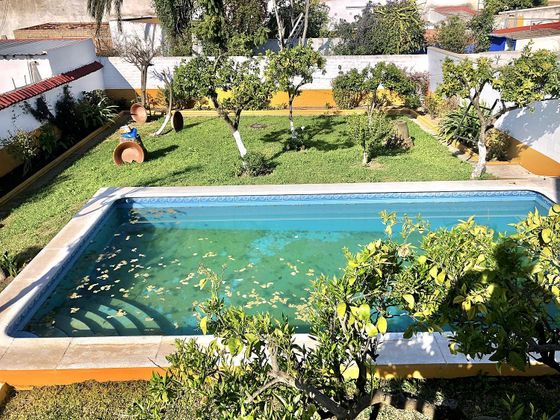 Foto 1 de Xalet en venda a Bollullos de la Mitación de 3 habitacions amb terrassa i piscina