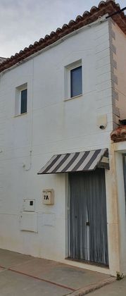 Foto 2 de Venta de casa adosada en Marines de 8 habitaciones con terraza y garaje
