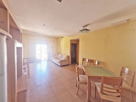 Foto 1 de Alquiler de piso en El Cabanyal- El Canyamelar de 3 habitaciones con muebles y balcón