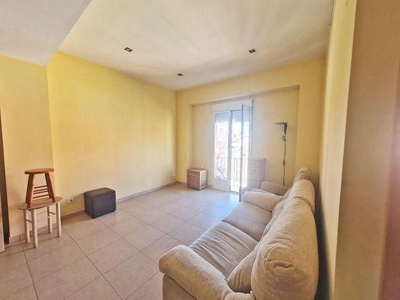 Foto 2 de Alquiler de piso en El Cabanyal- El Canyamelar de 3 habitaciones con muebles y balcón