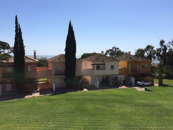 Foto 2 de Casa adossada en venda a paseo Del Golf de 4 habitacions amb terrassa i piscina