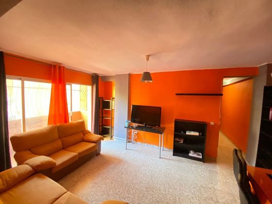 Foto 2 de Piso en venta en calle Gaucín de 3 habitaciones con terraza y aire acondicionado