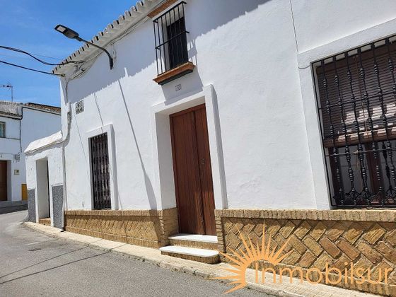 Foto 1 de Venta de casa adosada en calle Miguel Hernandez de 3 habitaciones con garaje y jardín