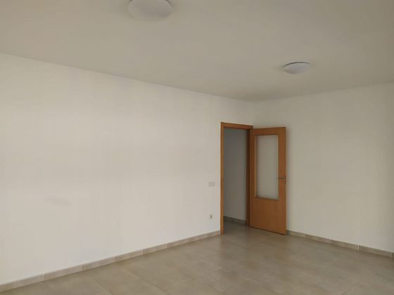 Foto 2 de Piso en venta en Alginet de 2 habitaciones con garaje y calefacción
