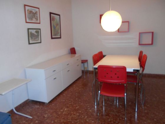 Foto 2 de Piso en alquiler en Ciutat Jardí de 3 habitaciones con terraza y muebles