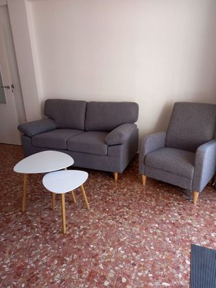 Foto 2 de Alquiler de piso en Mestalla de 2 habitaciones con muebles y balcón