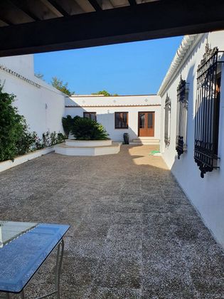 Foto 2 de Xalet en venda a Carrión de los Céspedes de 4 habitacions amb jardí i aire acondicionat