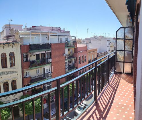 Foto 2 de Pis en lloguer a San Gil de 4 habitacions amb terrassa i aire acondicionat