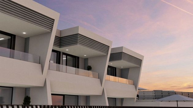 Foto 1 de Casa en venta en El Faro de Calaburra - Chaparral de 3 habitaciones con terraza y piscina